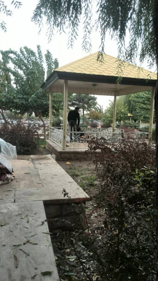 برخورد زشت عوامل شهرداری با آلاچیق نشینان فقیر شهر ری!