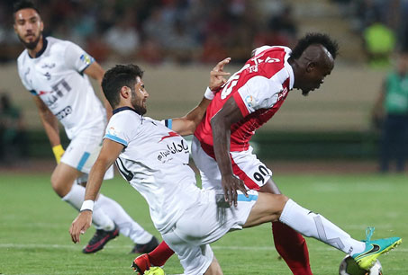 حضور کودکان دیالیزی در مسابقه پرسپولیس و پیکان