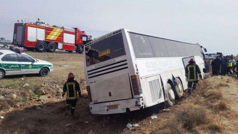 مسافران اتوبوس حادثه دیده در مرز مهران نجات یافتند