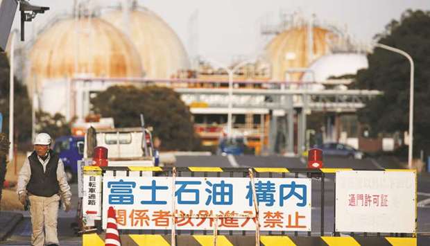 ژاپن علی‌رغم معافیت از تحریم‌ها به زودی خرید نفت از ایران را متوقف خواهد کرد