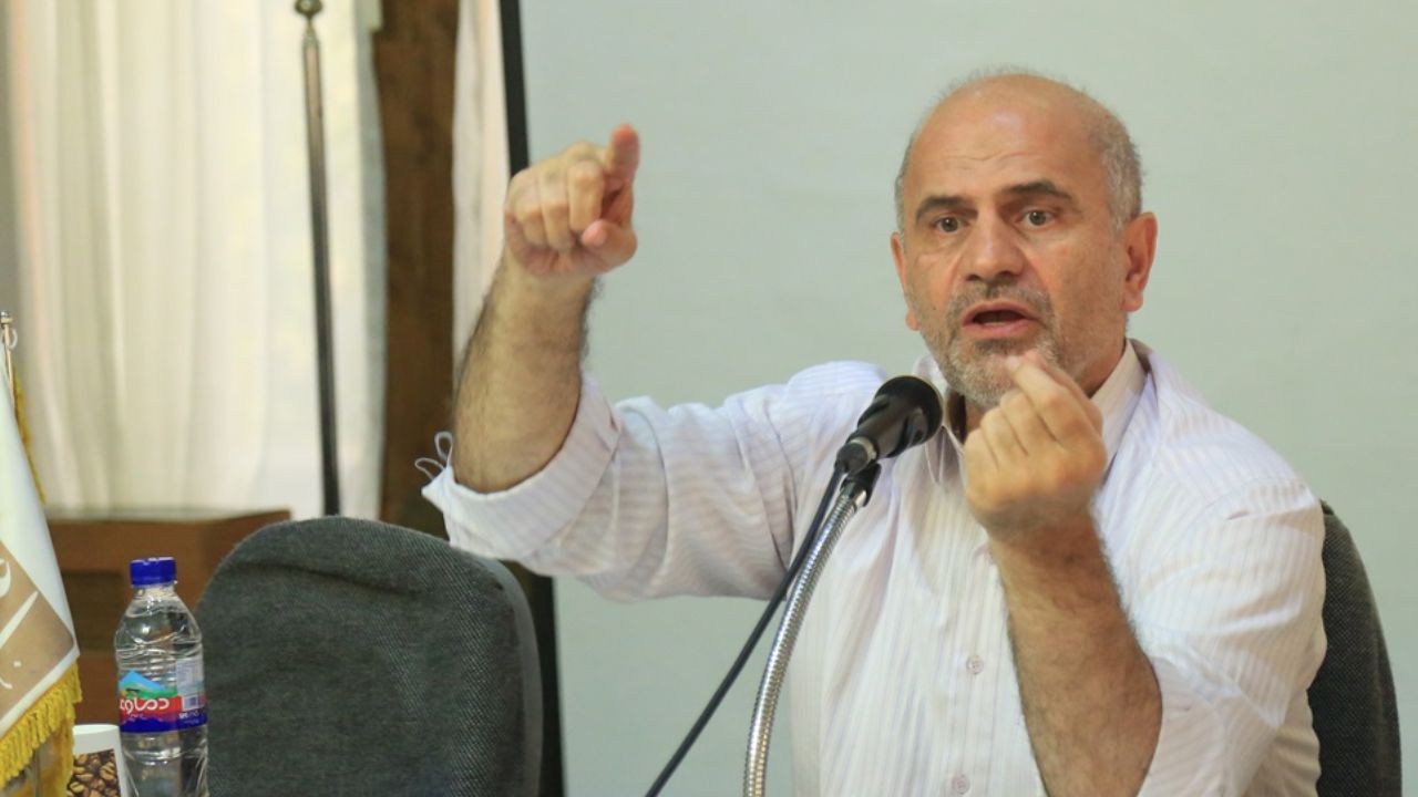 روحانی به جای انتقاد از خود اقتصاددانان را نصحیت میکند/ هیچ نوع بازخواستی در زمینهی عدم تحقق انتظارات در دستور کار نیست روحانی به جای انتقاد از خود اقتصاددانان را نصحیت میکند/ هیچ نوع بازخواستی در زمینهی عدم تحقق انتظارات در دستور کار نیست