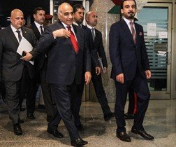 نخست‌وزیر جدید عراق و ۱۴ وزیر کابینه‌اش در پارلمان سوگند خوردند