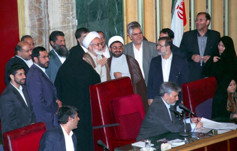 می خواستیم بحث نظارت استصوابی را به رفراندوم بگذاریم/قانون چاقو و قمه ئ روزنامه&zwnj;ها را آلت جرم می&zwnj;داند/ مردم معلوم نیست همیشه بین بد و بدتر یکی را انتخاب کنند/ اگر حدادعادل هم رییس جمهور شده بود معاهده برجام بسته می&zwnj;شد/باید صدای اقشار محذوف باشیم