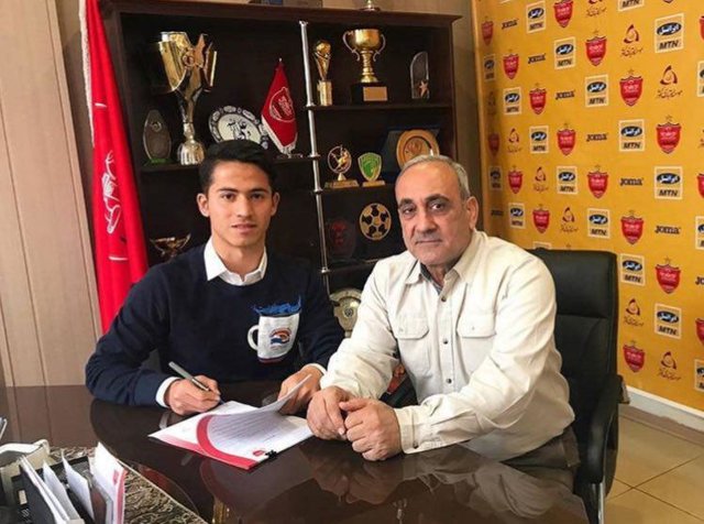 طاهرخانی: بازیکن سایپا با مشت به صورت من زد