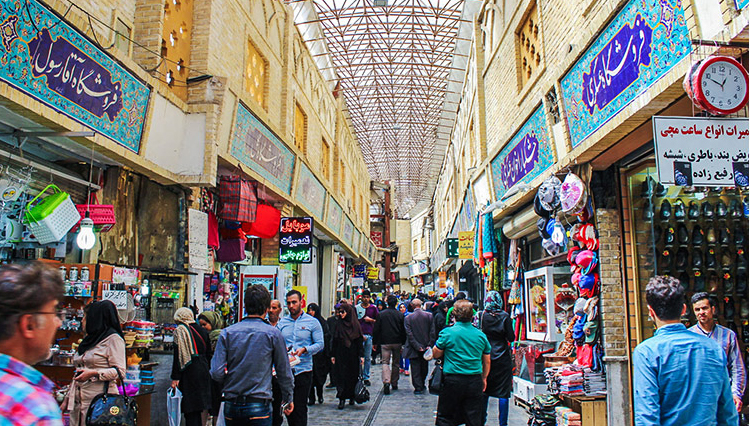 اقلام پرمصرف بیشتر از ۵۰ درصد افزایش قیمت داشتند/ خط فقر مطلق و خط فقر نسبی به هم نزدیک شده است