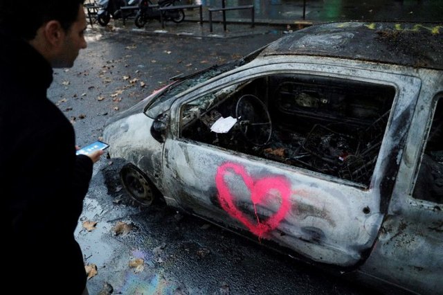 ماکرون با معترضان و رهبران 