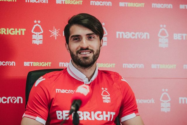 انتقاد سایت انگلیسی از مربی ناتینگهام بخاطر انصاری‌فرد