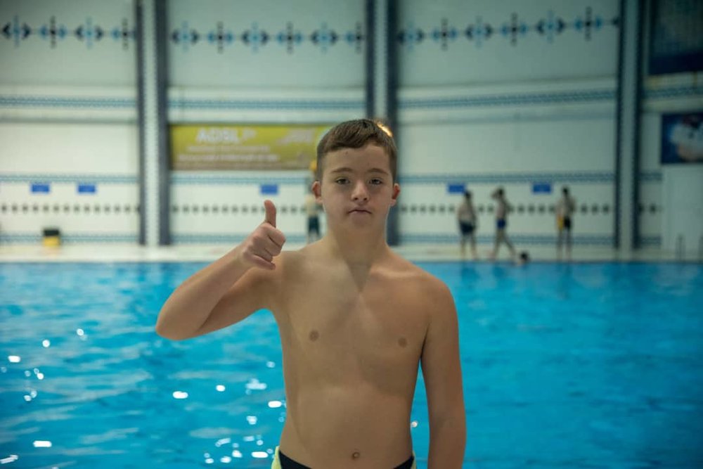 «شاهو محمدی» رکورد شنای استقامت معلولان را شکست