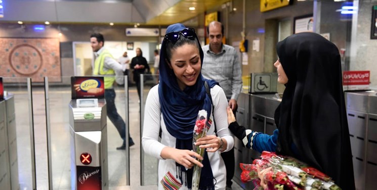 در خصوص نحوه برخورد با پوشش&zwnj;های هنجارشکن همیشه بحث و اختلاف&zwnj;نظرهای زیادی وجود داشته است. این گزارش به بررسی طرحی فرهنگی می&zwnj;پردازد که در کنار کاهش تبعات برخوردهای انتظامی صرف، بیشترین خروجی را گرفته است.