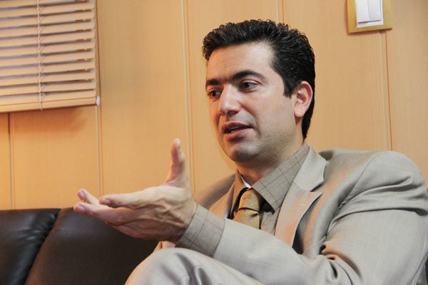 پدرام سلطانی: ارز به سامانه نیما می‌دهیم، کسی نمی‌خرد