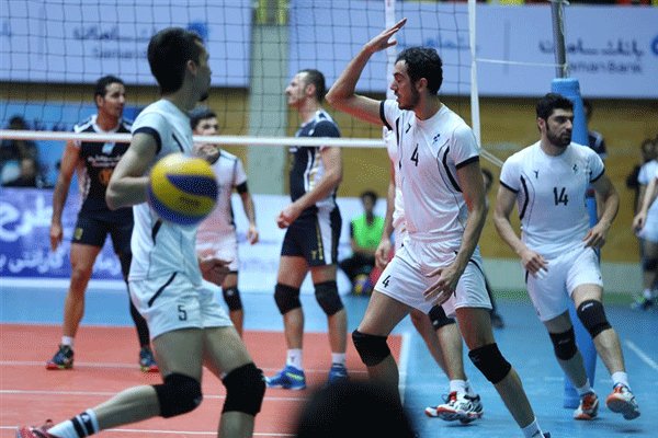 برای خروج تیم‌ها از بحران، سَرِ تیم ما را می‌بُرند