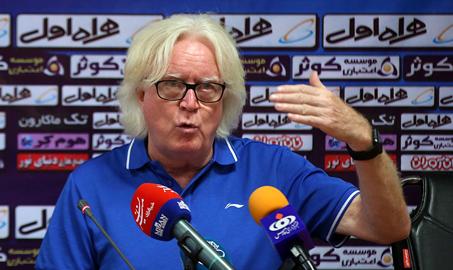 توهین باورنکردنی شفر به خبرنگاران به زبان آلمانی؛ کمیته انضباطی ورود می‌کند؟