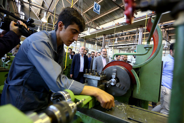 لزوم توجه به کاردانش به&zwnj; جای دبیرستان&zwnj;سازی