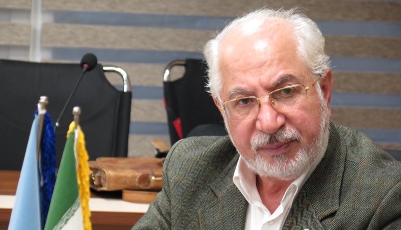 افزایش دستمزد حقوق‌بگیران خود عامل تورم است/ نقدینگی به سمت تولید برود