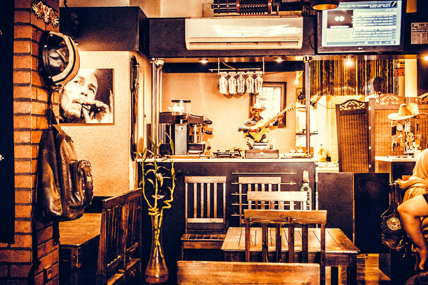 کافه نشینی در تهران با هزینه‌های نجومی