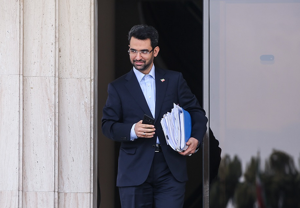 مجلس از آذری جهرمی بابت مذاکرات پنهانی با &laquo;دورف&raquo; شکایت می&zwnj;کند