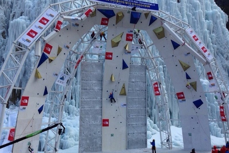 مدال نقره مسابقات یخ نوردی قهرمانی جهان به ایران رسید مدال نقره مسابقات یخ نوردی قهرمانی جهان به ایران رسید