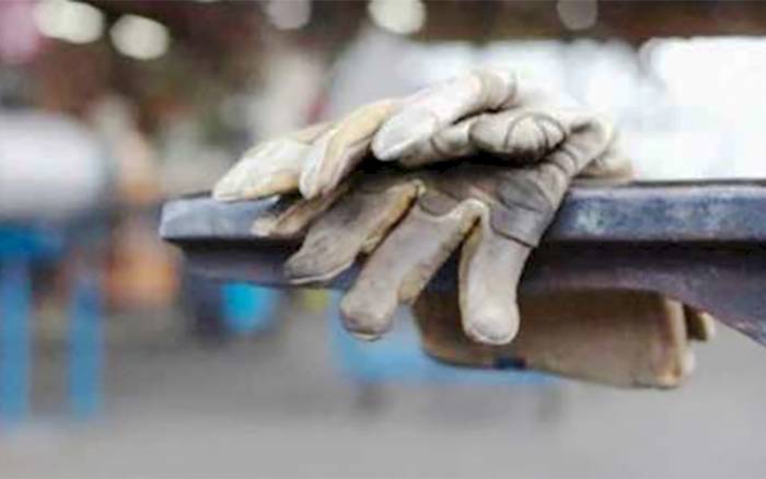 اخراج ۸۰ کارگر از کارخانه تولید شیشه اتومبیل