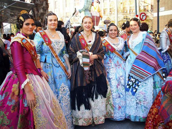 فستیوالهای زمستانی در سرتاسر جهان فستیوالهای زمستانی در سرتاسر جهان