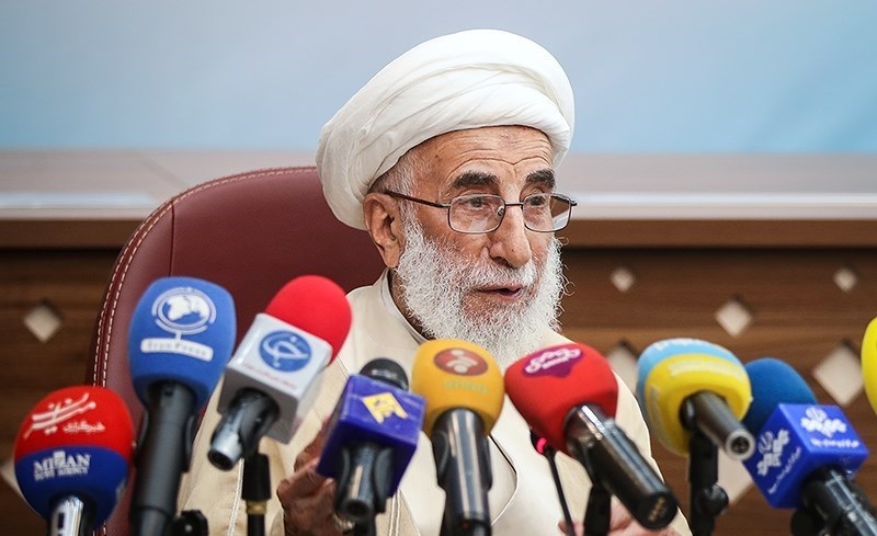 آیت‌الله جنتی:‌ برخی کاندیداهای مجلس یک بار هم قانون اساسی را نخوانده‌اند