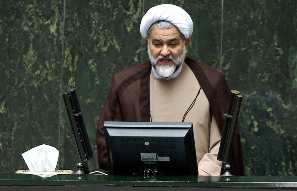 انگیزه شخصی برای استیضاح وزیر اقتصاد، تحقیر مجلس است/ نیست غیرعلنی برای درگیری نماینده از عجایب مجلس بود