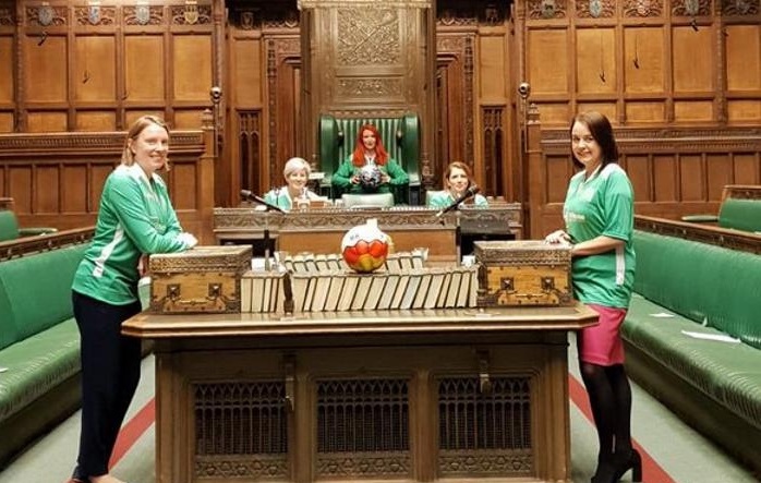 جنجالی شدن بازی فوتبال زنان نماینده در مجلس +تصاویر جنجالی شدن بازی فوتبال زنان نماینده در مجلس +تصاویر