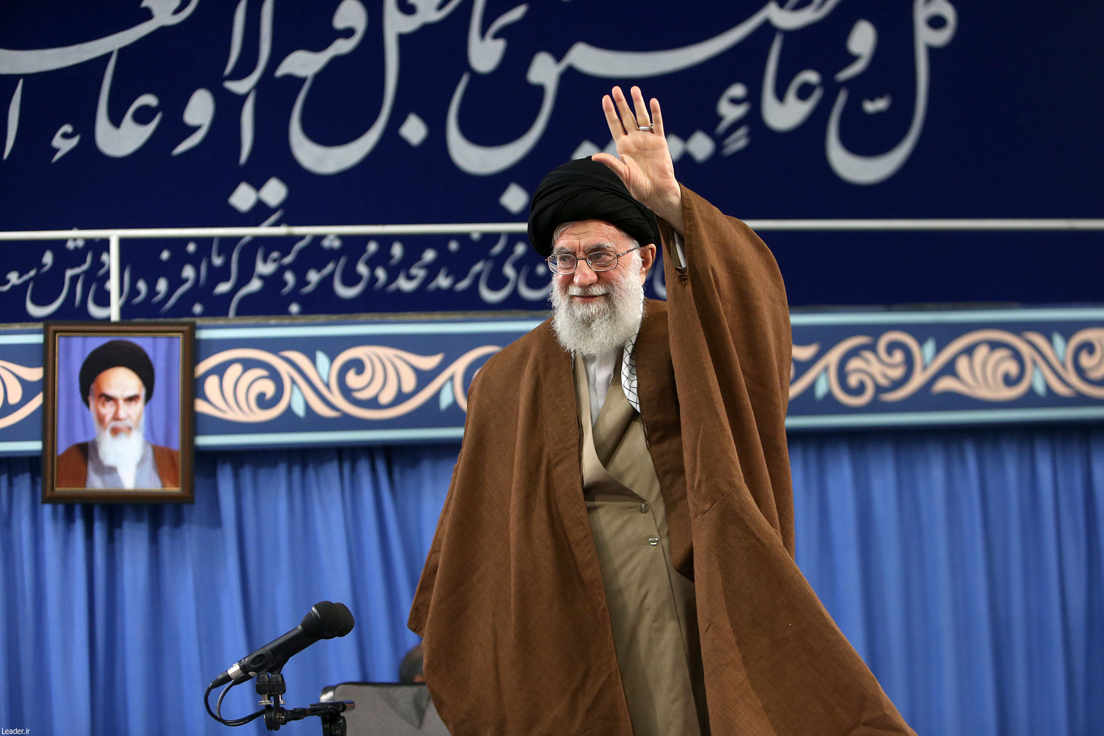 دیدار مسئولان نظام و میهمانان کنفرانس وحدت اسلامی‌ با رهبر انقلاب