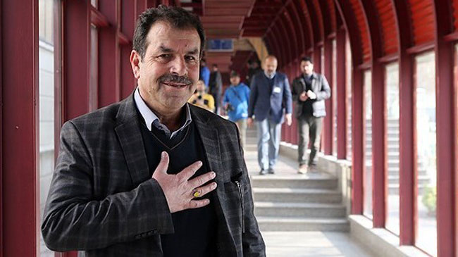 بازنشسته&zwnj;ام، اما فدراسیون فوتبال غیردولتی است