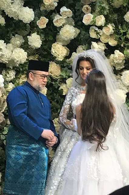 ملکه زیبایی روس مسلمان شد و با پادشاه مالزی ازدواج کرد +عکس