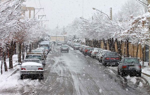 شکنجه شهروندان کوهرنگی توسط وزارت نفت با سرمای زمستانی شکنجه شهروندان کوهرنگی توسط وزارت نفت با سرمای زمستانی