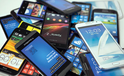 مردم برای خرید موبایل عجله نکنند/ کاهش ۵۰ درصدی قیمت‌ها با تزریق گوشی‌های جدید به بازار