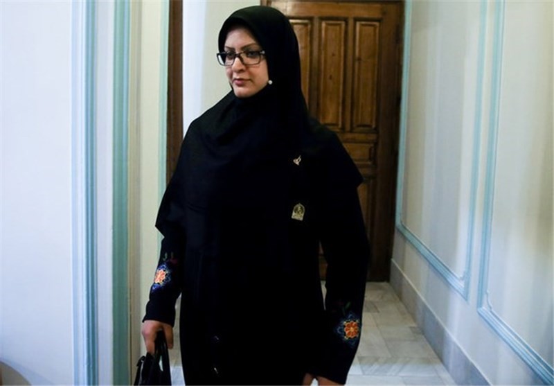 مینو خالقی: کدخدایی حرف‌هایش درباره دست دادن من را تکذیب کرد