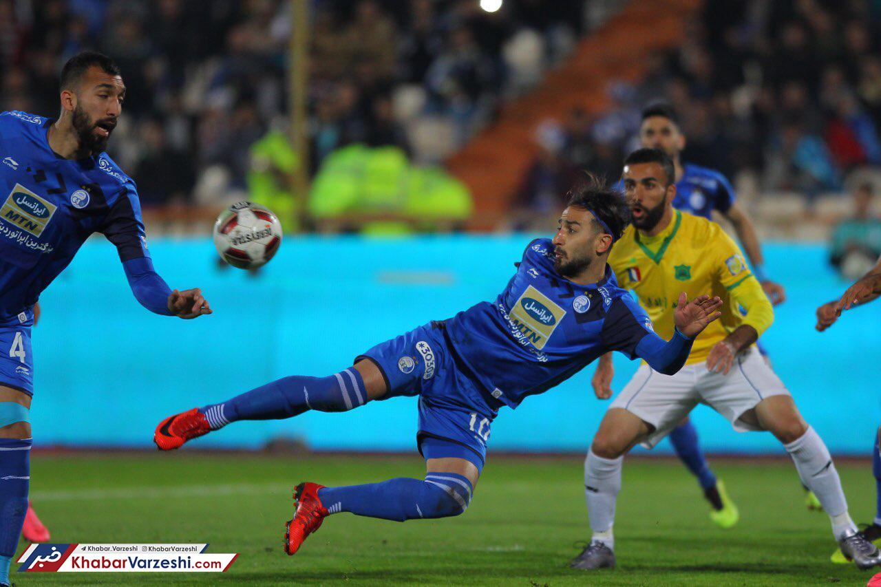 استقلال، نفت را به آتش کشید