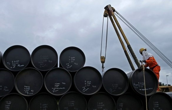 چطور بازی لفظی آمریکا علیه ایران قیمت نفت را ۲۵% کاهش داد؟