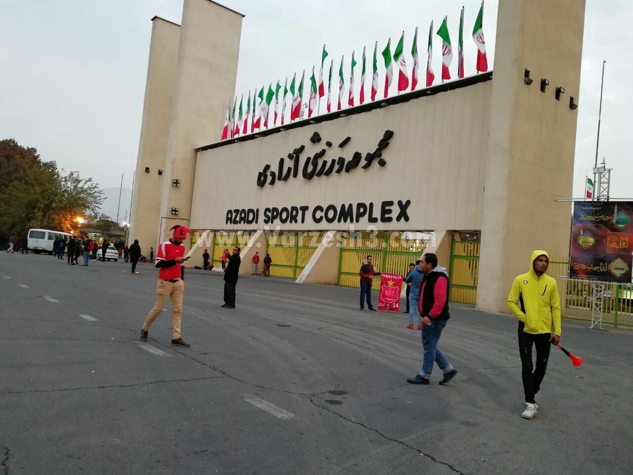 حواشی دربی ۸۹ تهران/ جدال آبی و سرخ در استادیوم آزادی /در حال بروزرسانی