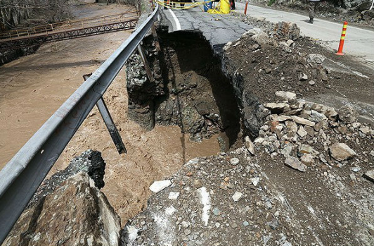 جاده چالوس مسدود است