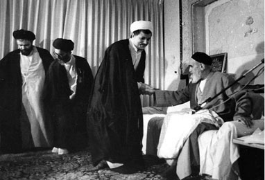 ماجرای سفر نوروزی روحانی و آیت الله هاشمی به کیش و سکه عیدی از امام