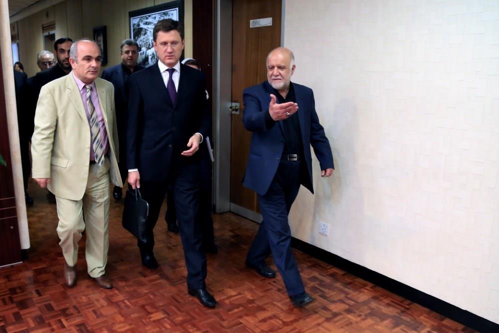 ماموریت زنگنه در روسیه چیست؟/ «وضعیت بازار نفت شکننده شده»