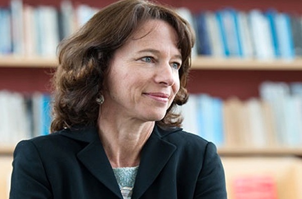 مشکلات ایران عمیقتر از تحریمهاست/ آمریکا دیگر نمیتواند برای جهان تصمیم بگیرد مشکلات ایران عمیقتر از تحریمهاست/ آمریکا دیگر نمیتواند برای جهان تصمیم بگیرد