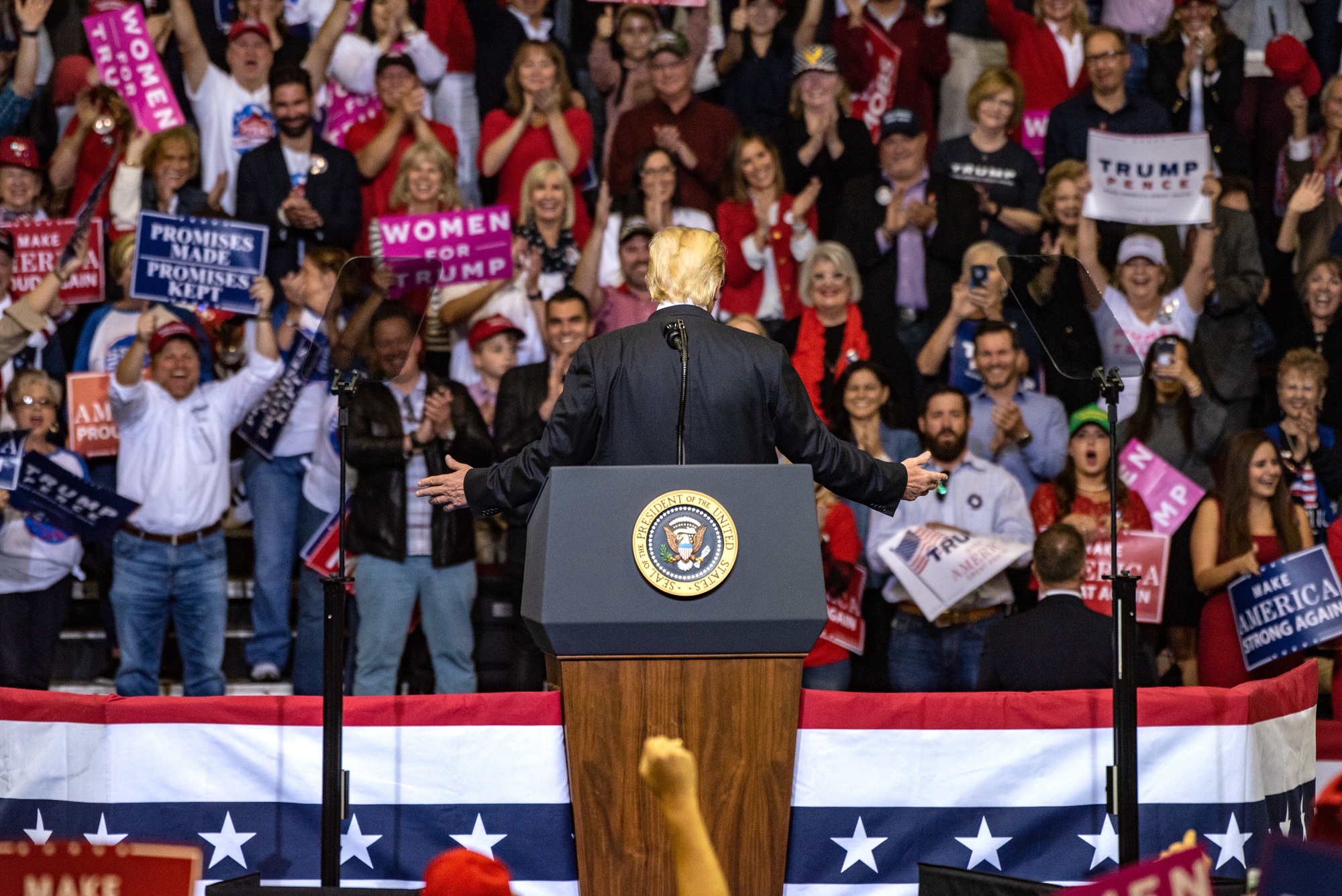 پایان معافیت تحریم نفتی نزدیک است/ برنامه ترامپ برای تشدید فشار علیه ایران چیست؟