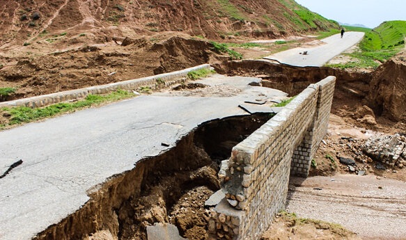 خسارت سیل به ۱۴ هزار کیلومتر از راه‌ها/ایجاد ۳۳محور جدید دسترسی