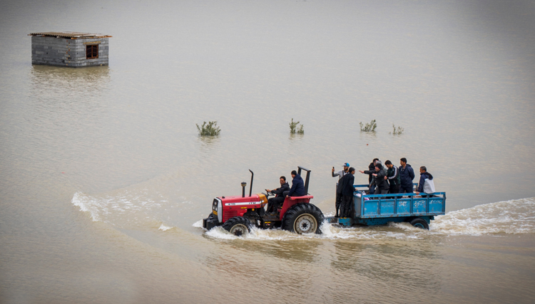 وقتی سیل همه چیز را با خود برد وقتی سیل همه چیز را با خود برد