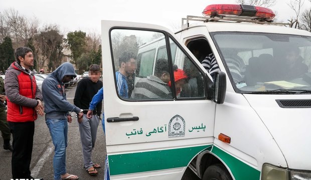 دستگیری ۱۷ سارق در ۲۴ ساعت گذشته در تهران دستگیری ۱۷ سارق در ۲۴ ساعت گذشته در تهران