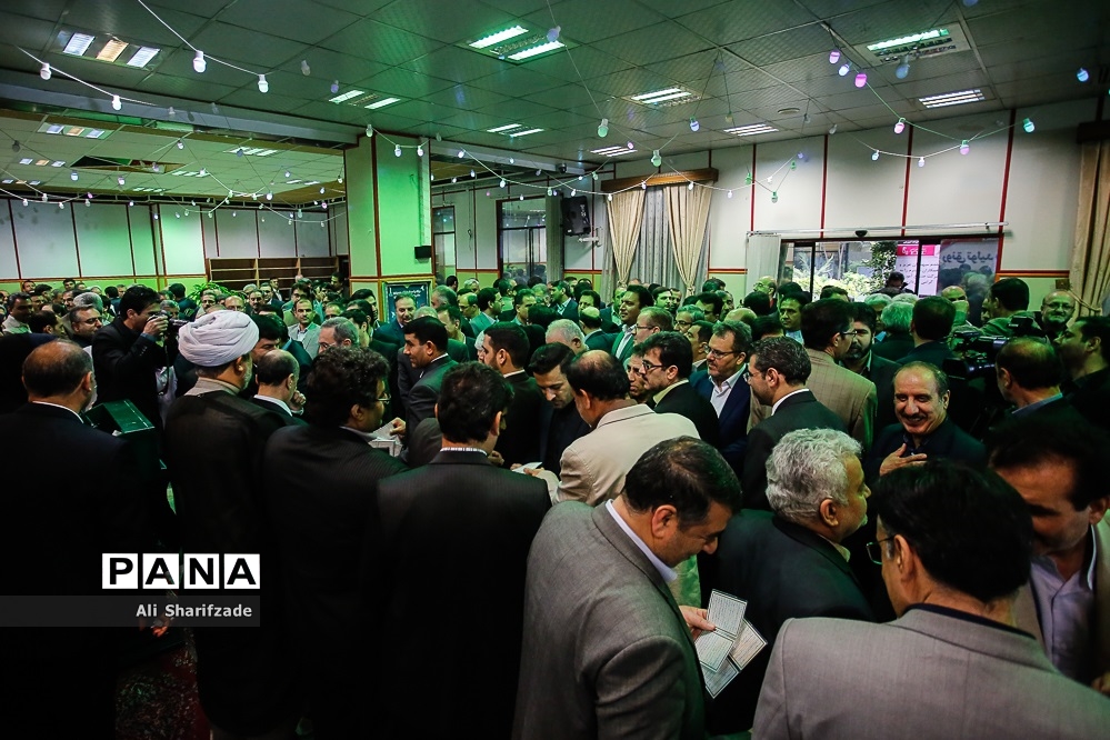 دیدارهای پر هزینه نوروزی در آمورزش و پروش و شهرداری تهران دیدارهای پر هزینه نوروزی در آمورزش و پروش و شهرداری تهران