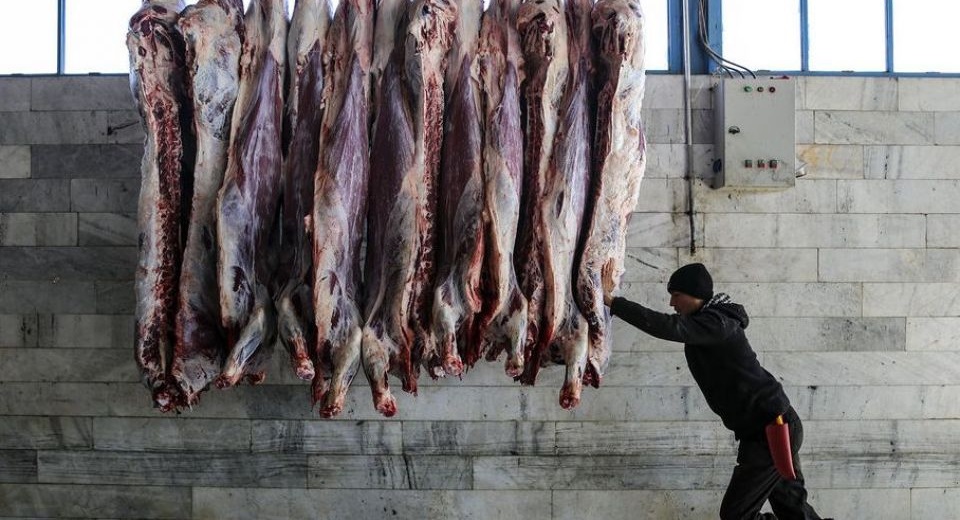 گوشت قرمز تاریخ گذشته در بازار به فروش می&zwnj;رسد/