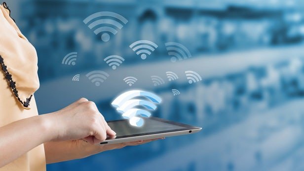 ارائه خدمات وای فای رایگان در محل اسکان سیل زدگان