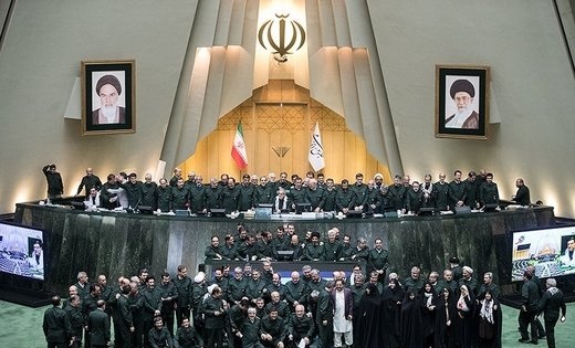 ایده پوشیدن لباس سپاه را چه کسی به نمایندگان مجلس داد؟