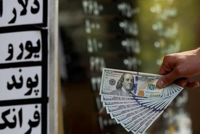 بازار متشکل ارزی از نوسان&zwnj;های شدید ارز می&zwnj;کاهد/ اقتصاد کشور تحمل آزمون و خطا را ندارد