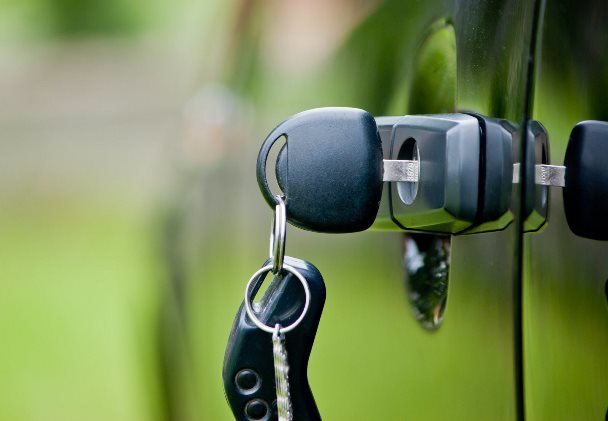 الزام به خودروسازان برای واگذاری اموال مازاد