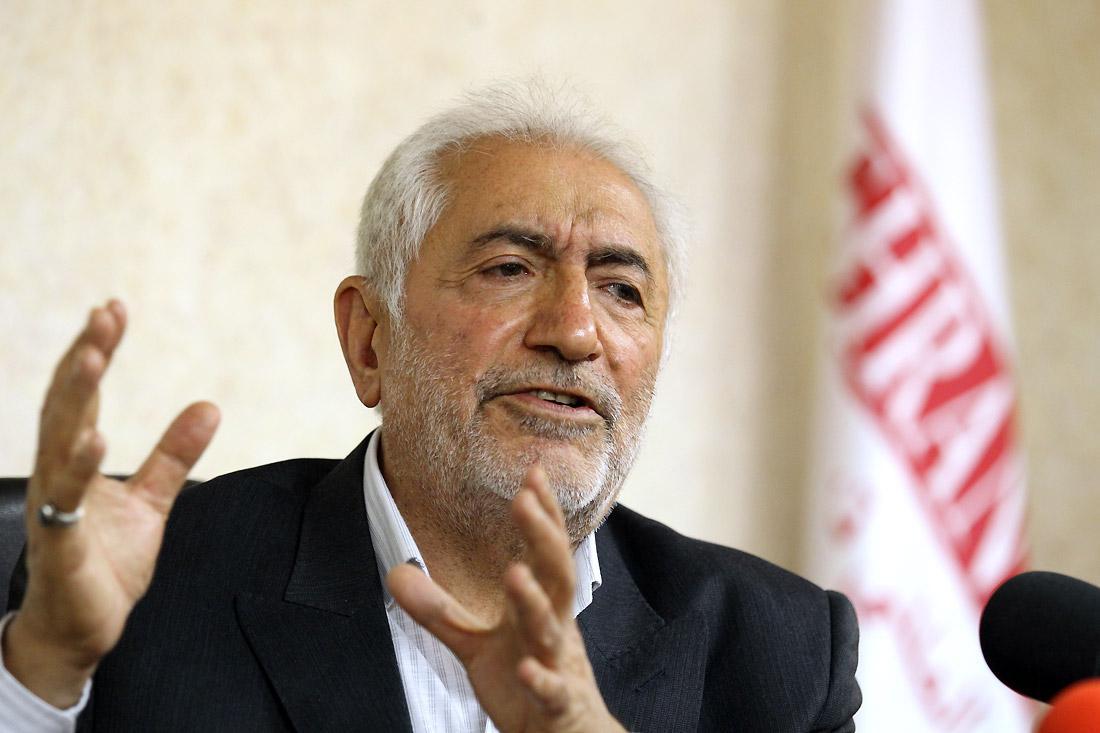 خیرِ هیچ‌کدام از پروژه‌های عمرانی به مردم نرسید! / پل خواجو و بند امیر ماندگار هستند، ولی پروژه‌های ما، نه! / مردم ما را حلال کنند